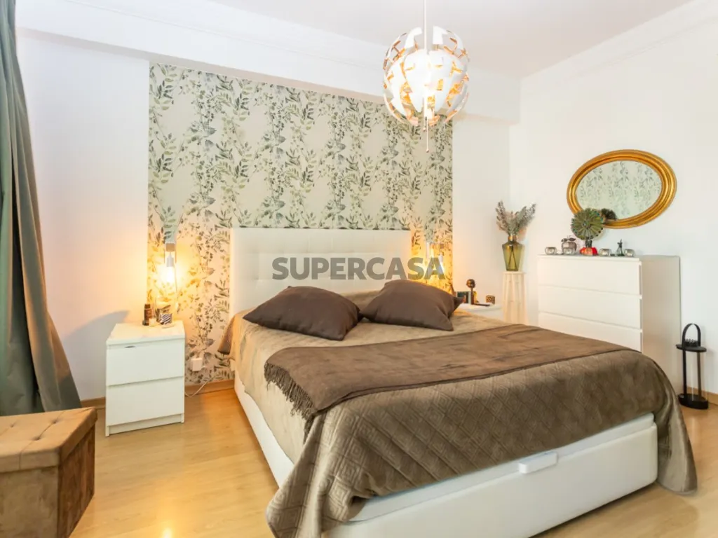 Magamistoad - Open-Plan Apartment with River View in Almada
