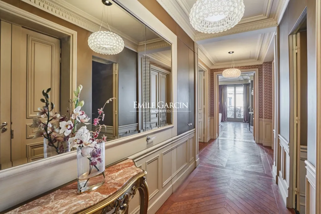 hallway_entrance