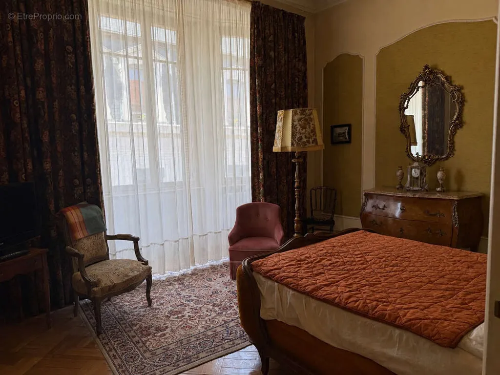 Camere da letto - Art Deco Apartment with Balcony in Saint-Étienne Centre