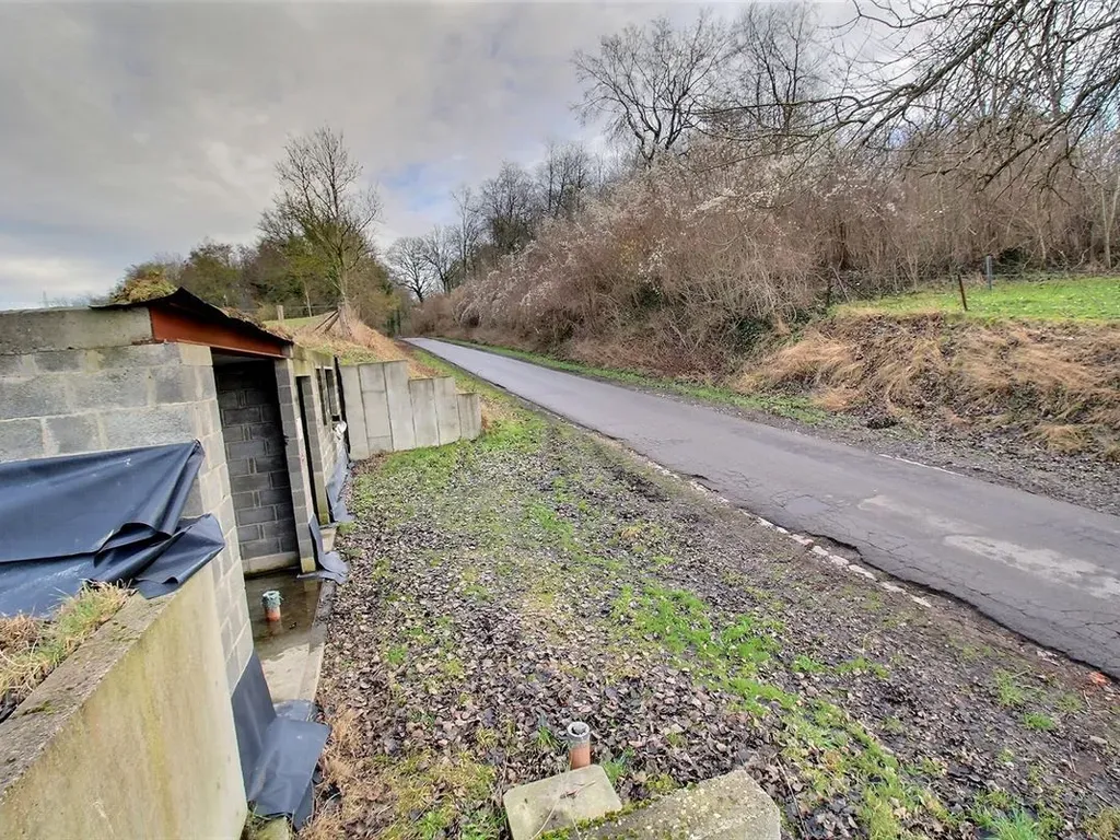 Garden - Buildable Plot with Undercroft in Saint-Denis