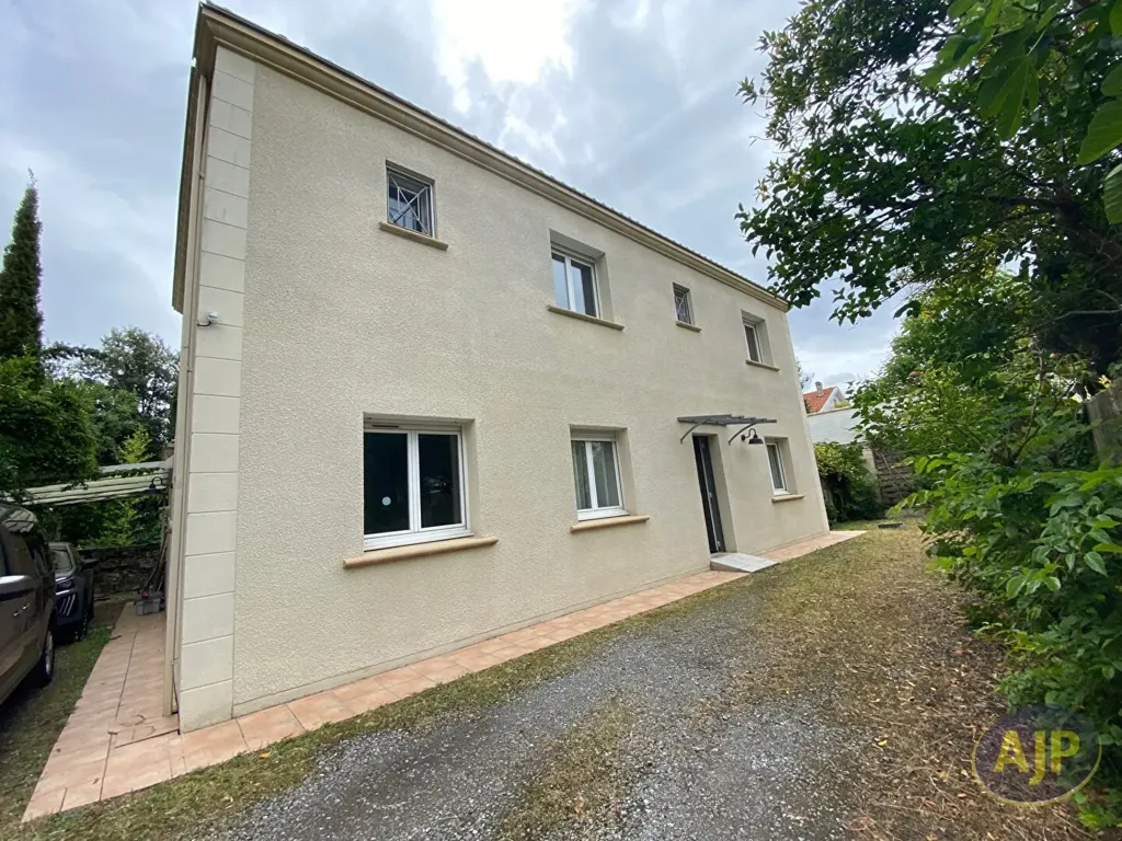 Extérieur - Maison 5 Chambres avec Jardin à Caudéran, Bordeaux