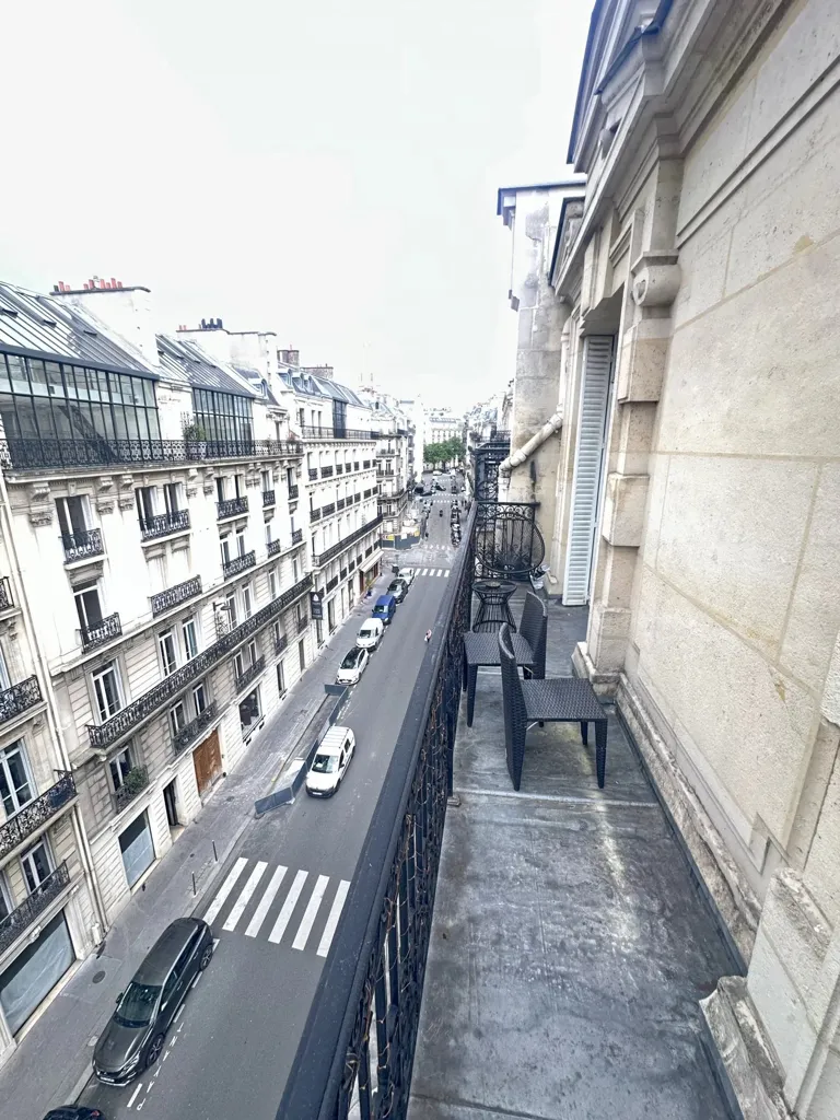 Balcon - Appartement Meublé avec Balcon à Paris 8ᵉ