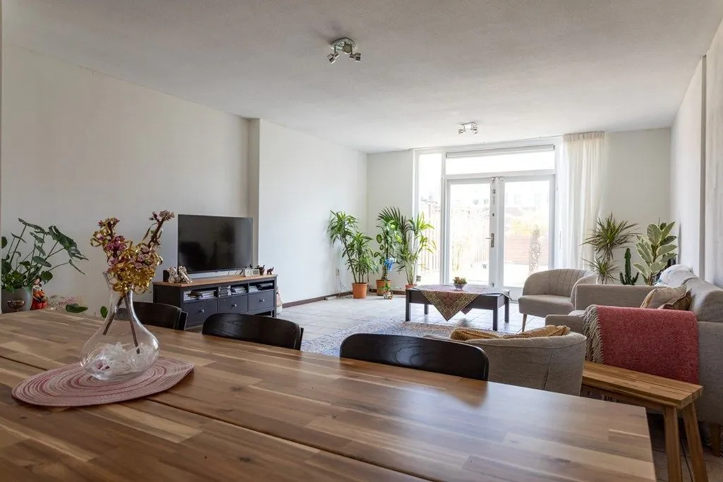 Salle à manger - Three-Bedroom Tussenwoning with Garden in Rijswijk