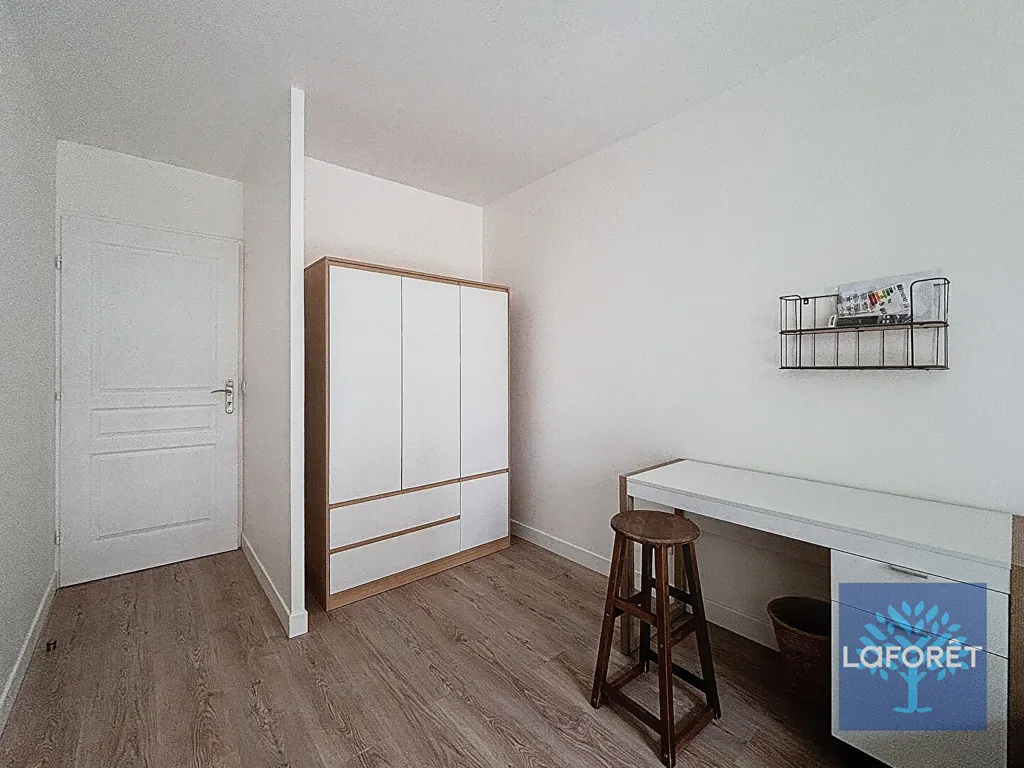 Magamistoad - Modernised 3-Bed Flat with Balcony in Cergy
