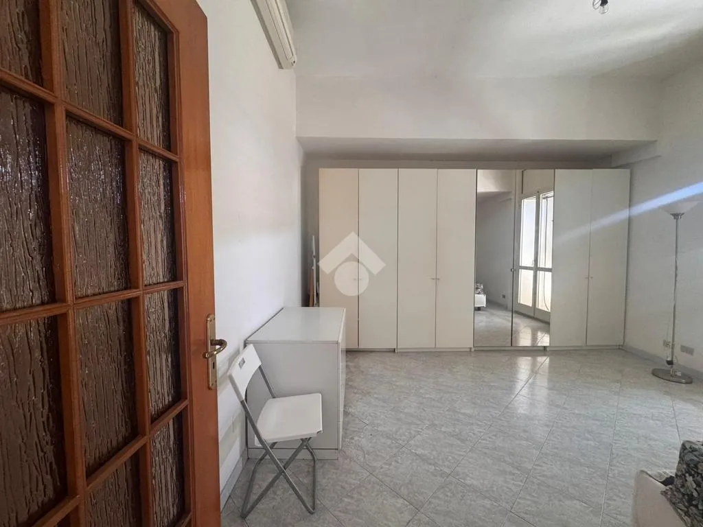 Chambres - Multistorey Apartment with Central Location in Naples