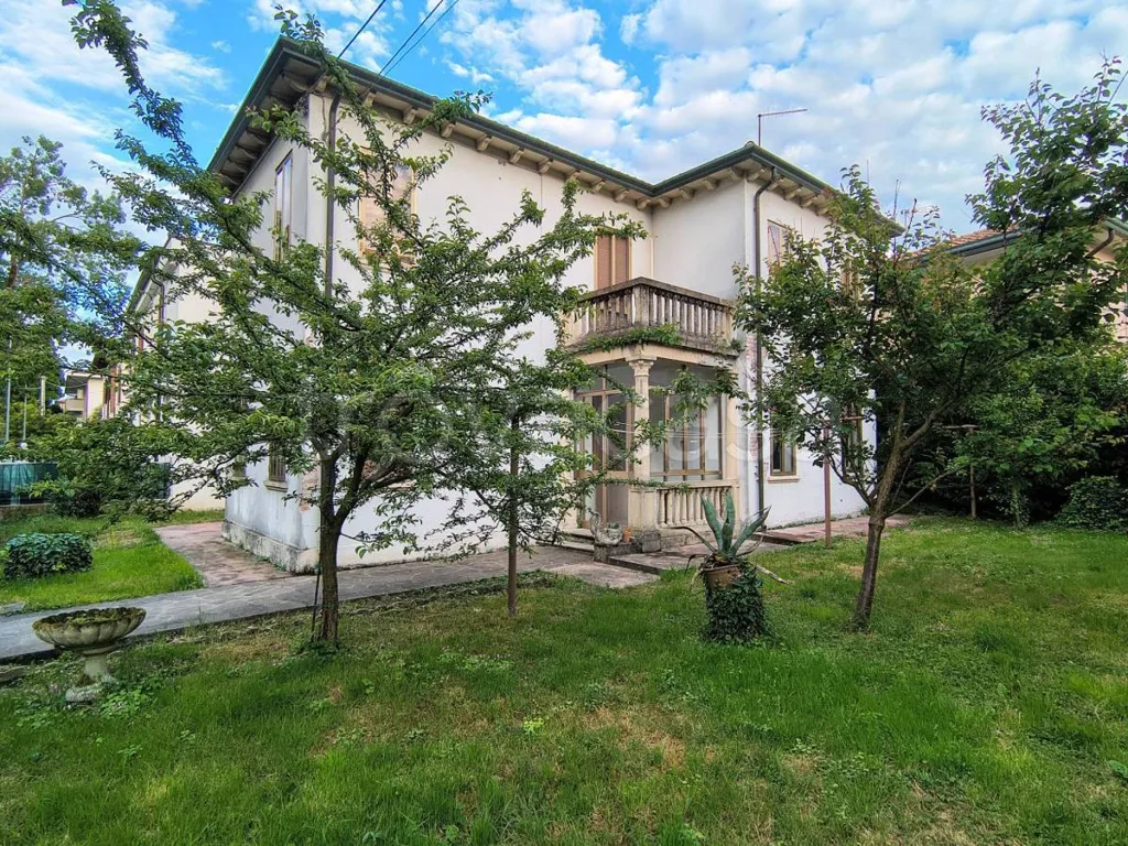 Välivaade - Characterful Villa to Restore with Garden in Padova