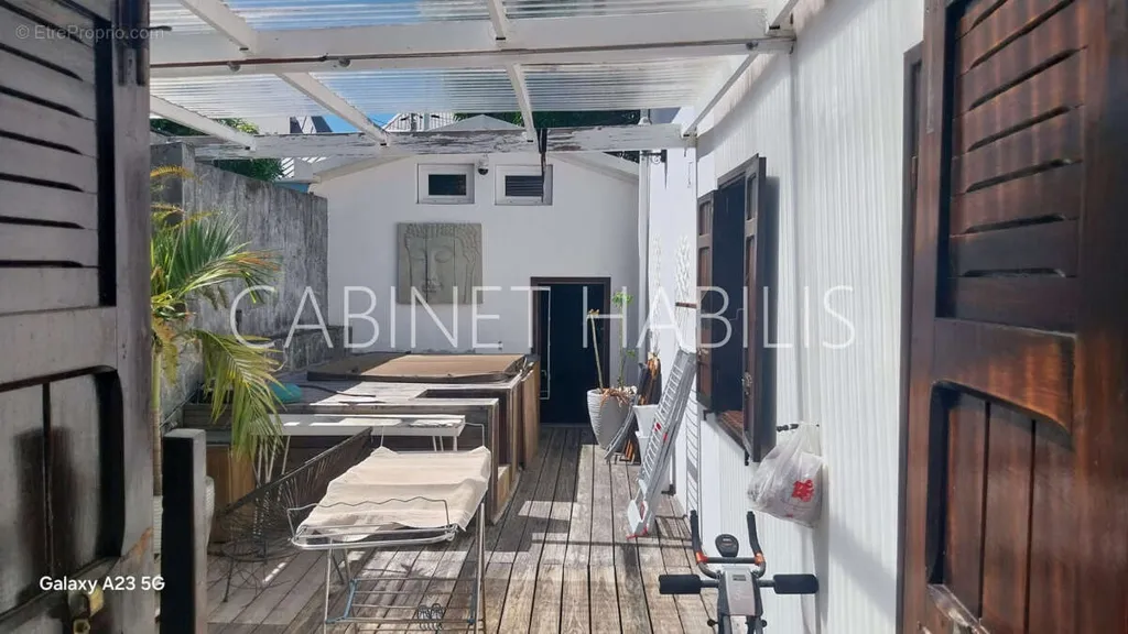 Terrass - Spacious Villa with Garden in Saint-Denis