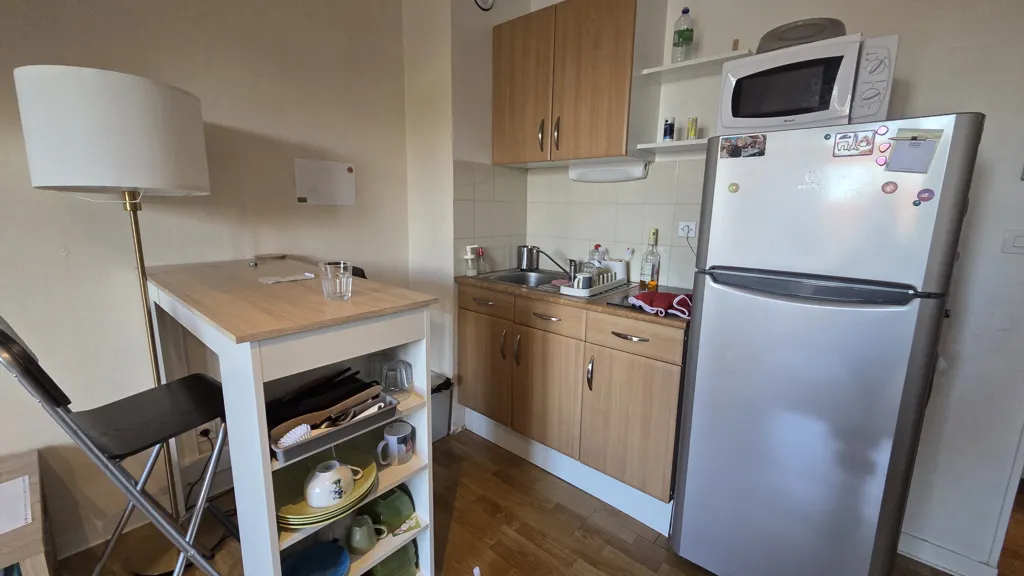 Cuisine - Studio Meublé avec Balcon à Lyon