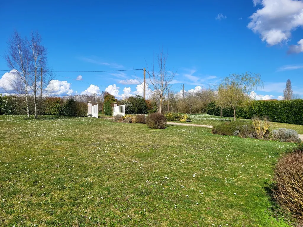 Jardin - Maison Économe en Énergie avec Jardin à Verrières
