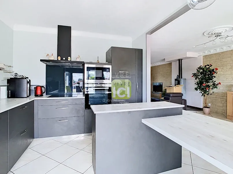 Cuisine - Maison de 7 Pièces avec Piscine à Cholet