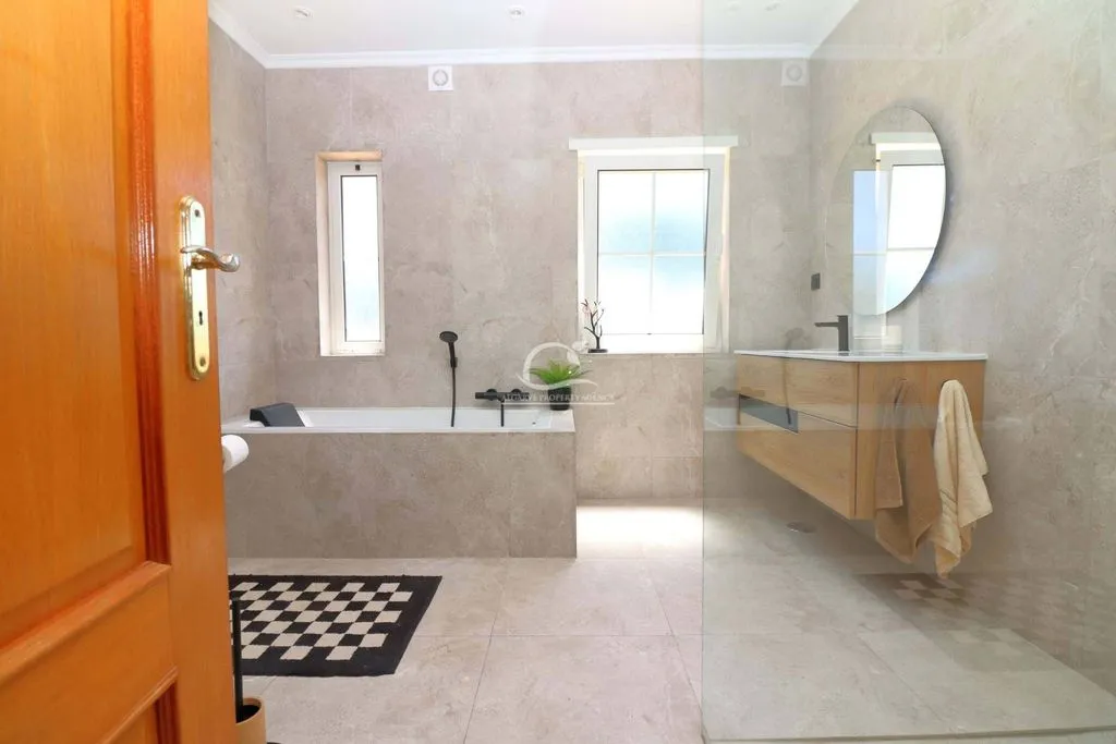Salles de bain - Luxury Villa with Golf Course Views in Vilamoura