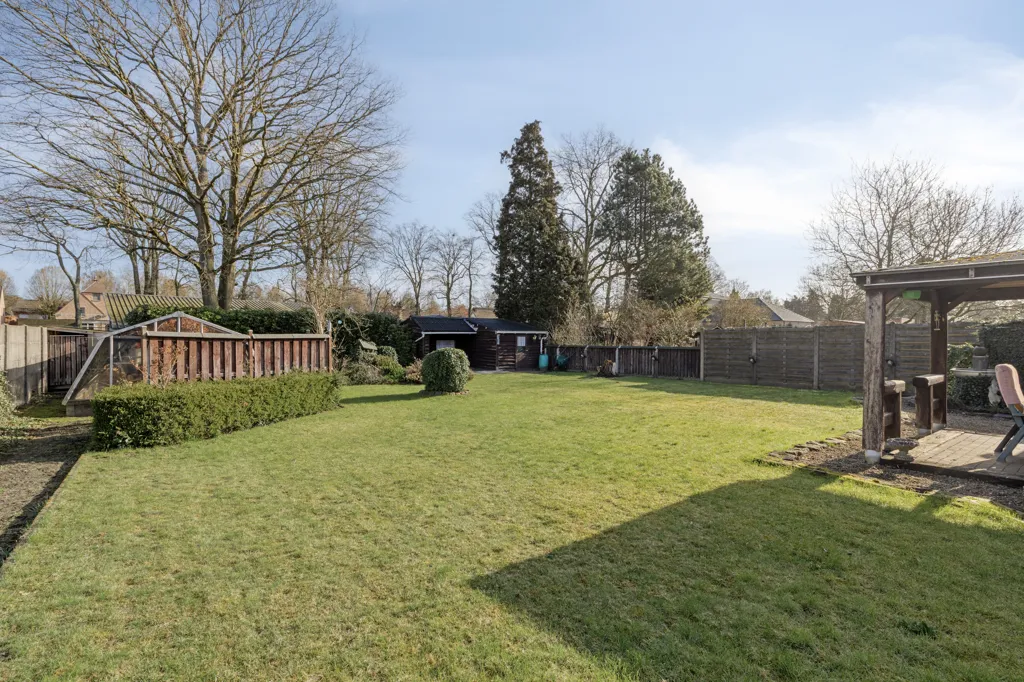 Aed - House with Development Potential in Brasschaat