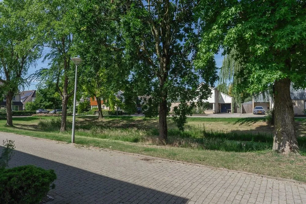 Välivaade - Two-Storey House with Garden in Elst