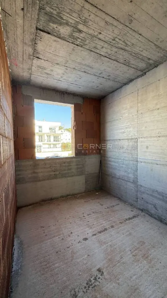 Pièces - Two-Bedroom Apartment with Terrace in Valmade, Pula