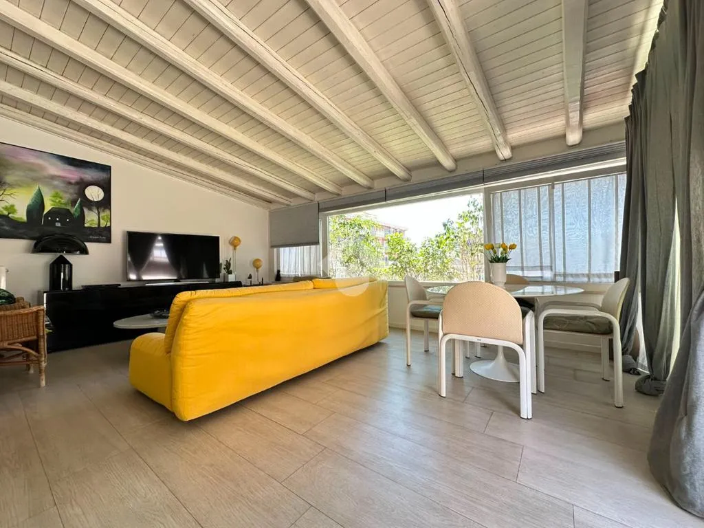 Séjour - Duplex with Terraces in Catania