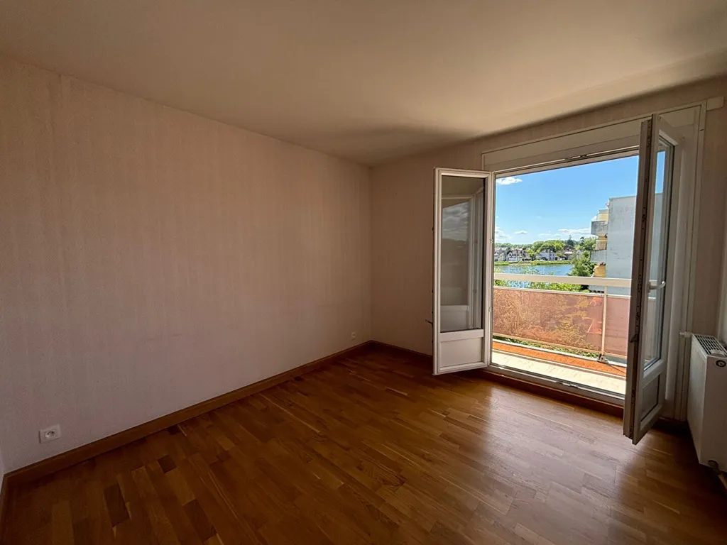 Pièces - Appartement 3 Pièces avec Balcon à Sens