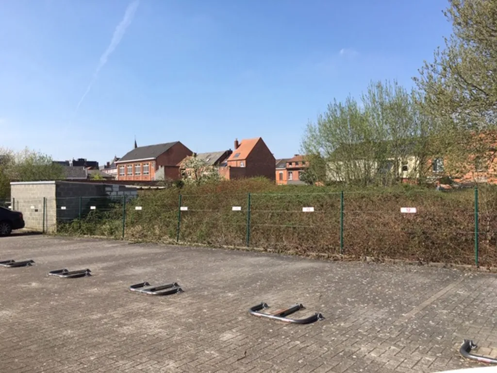 Extérieur - Parc de Stationnement à Proximité du Centre à Hasselt