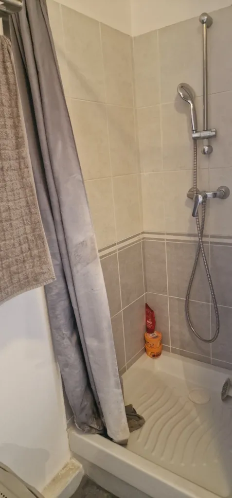 Vannitoad - Studio with Parking in Istres