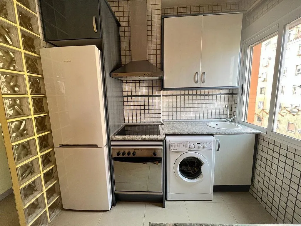 Kitchen - Furnished Flat with Air Conditioning in Algirós