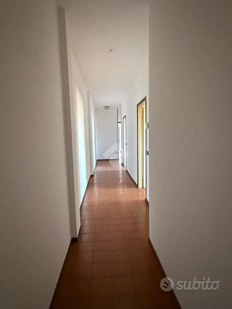 Entrée - Spacious Apartment with Garage in Terno d’Isola