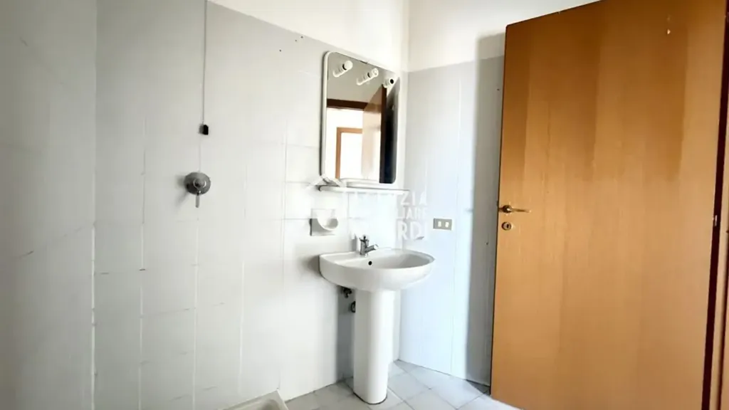 Vannitoad - Bright 3-Bedroom Apartment with Terrace in Faenza