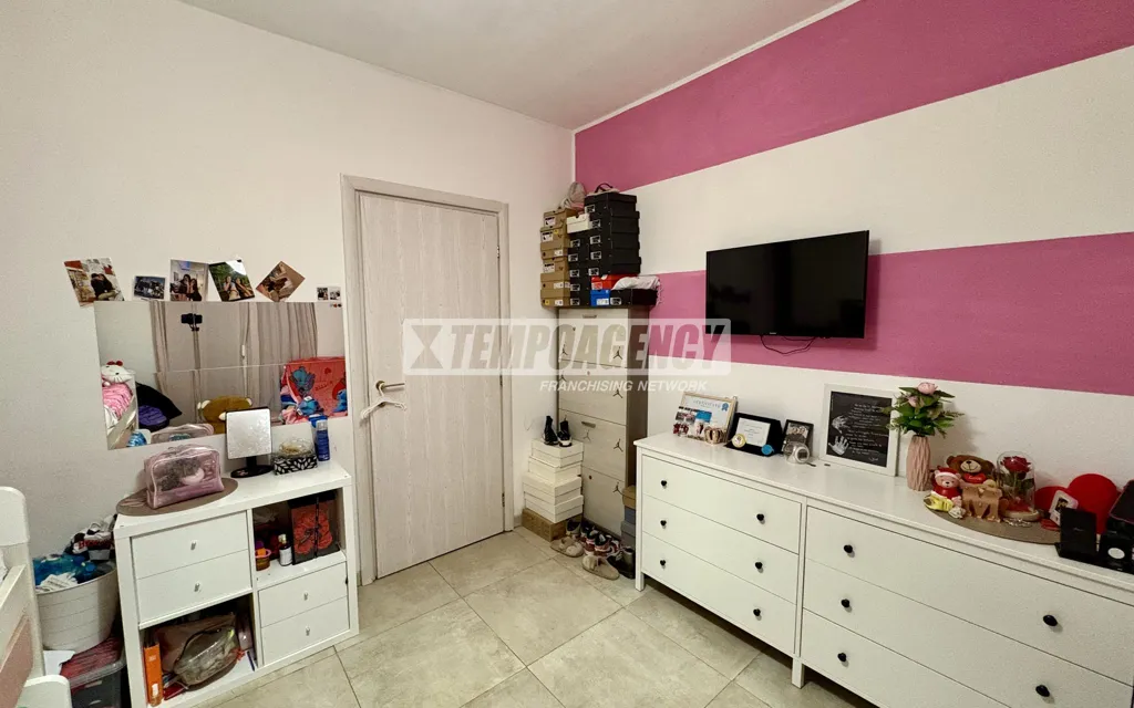 Chambres - Rearranged Apartment with Balcony in Pieve Emanuele