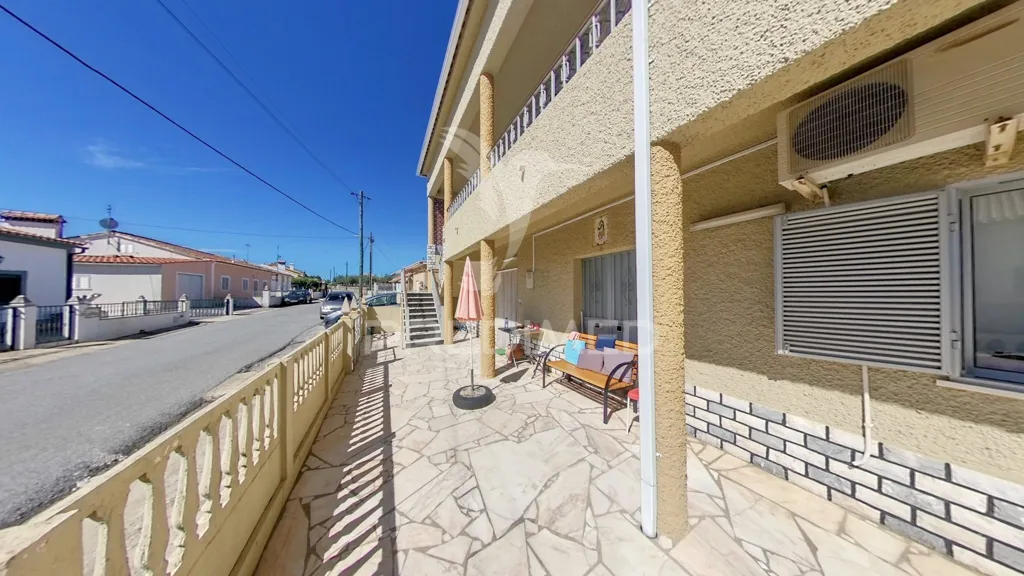 Balcon - Bi-Family House with Pool in Caia