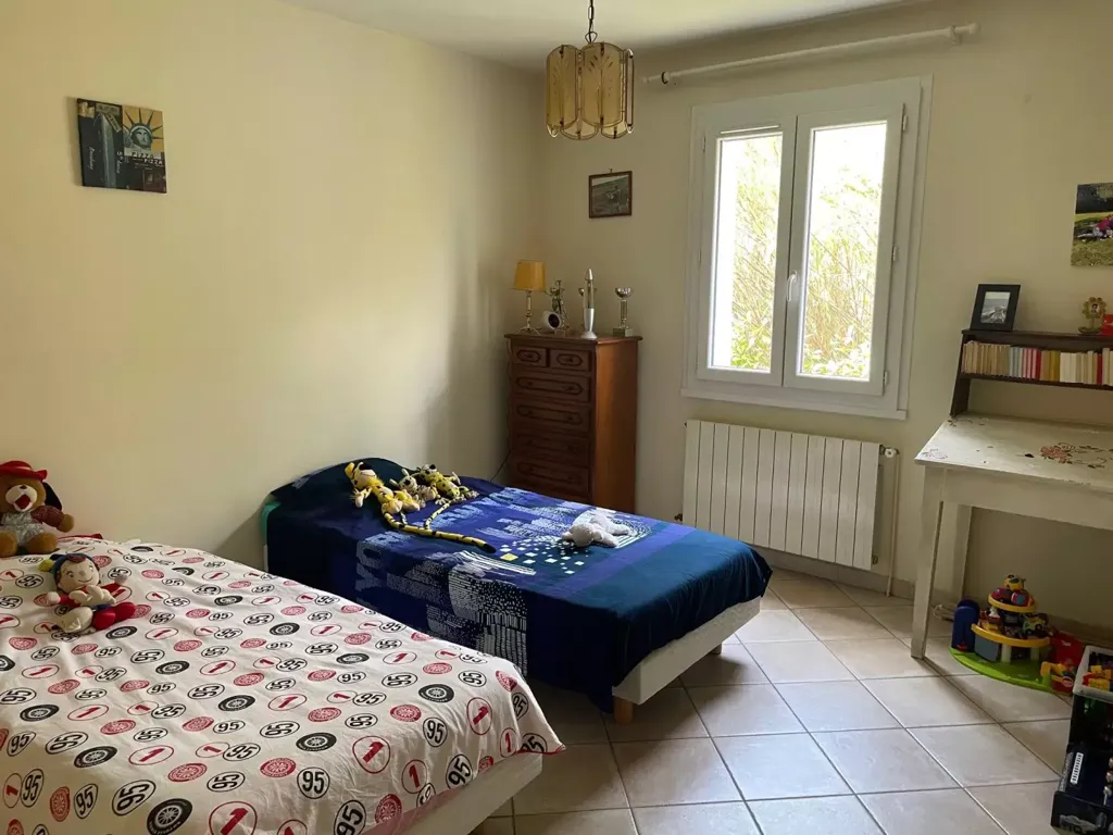 Chambres - Villa avec Piscine et Jardin à Uzès