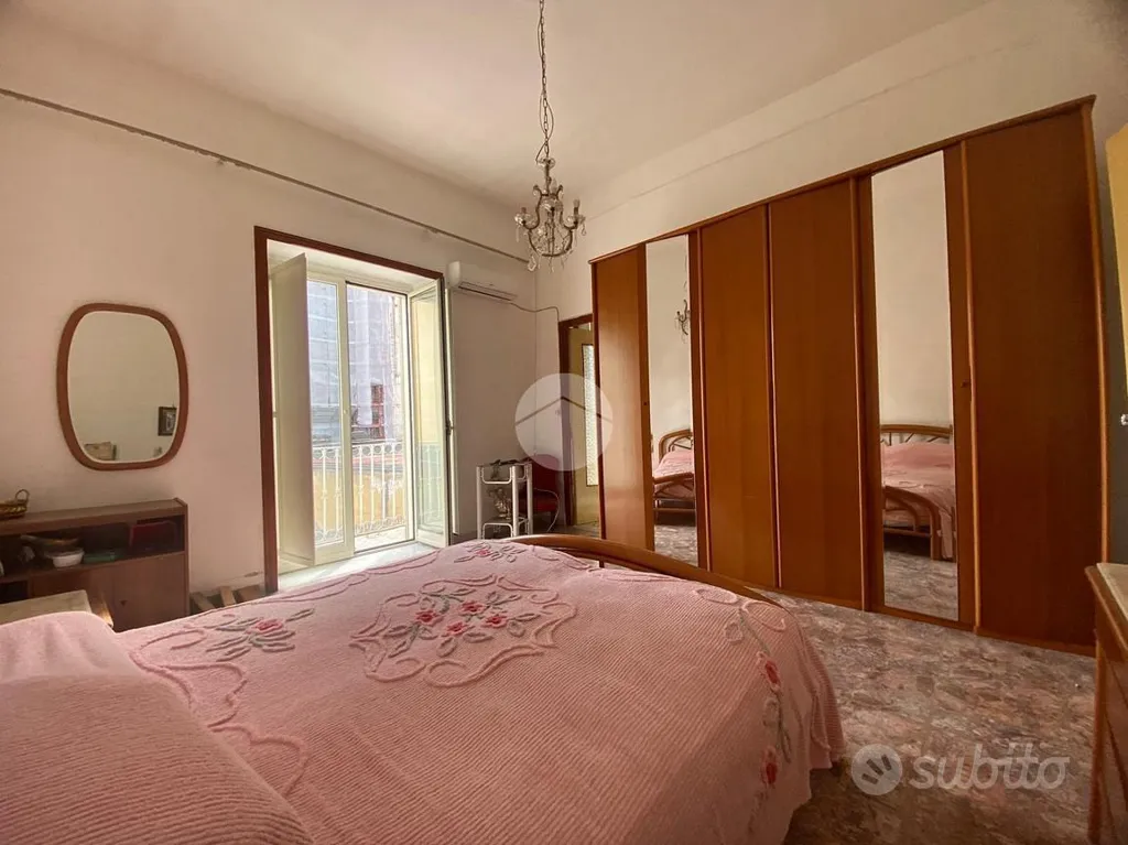 Chambres - 3-Room Apartment with Balcony in Naples