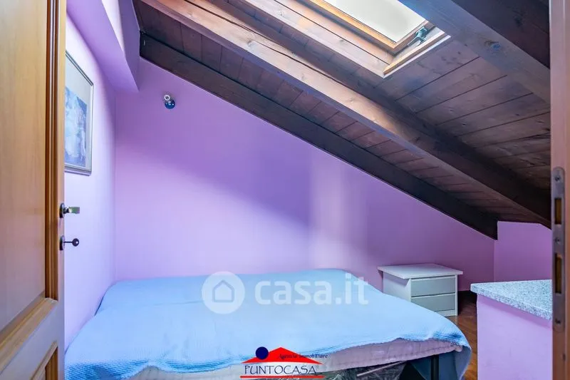 Magamistoad - Two-Level Apartment with Balcony in Busca