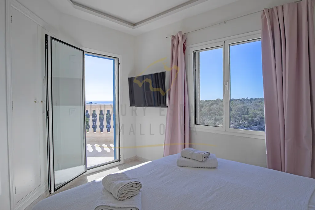 Chambres - Modernised Villa with Sea View in Cala Pi
