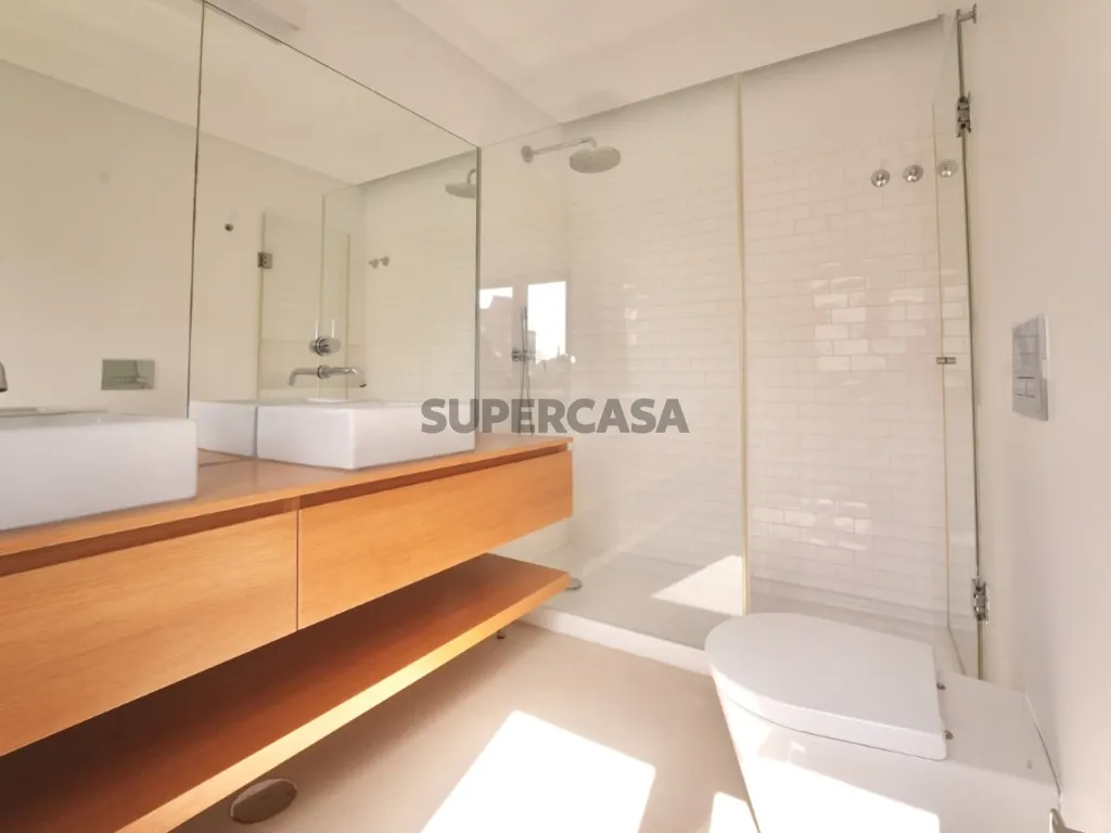 Salles de bain - 2-Bedroom Apartment with Panoramic Views in Monte Estoril