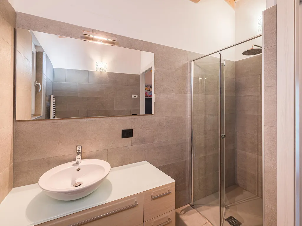 Salles de bain - Luxury Villa with Lake Views in Colonno