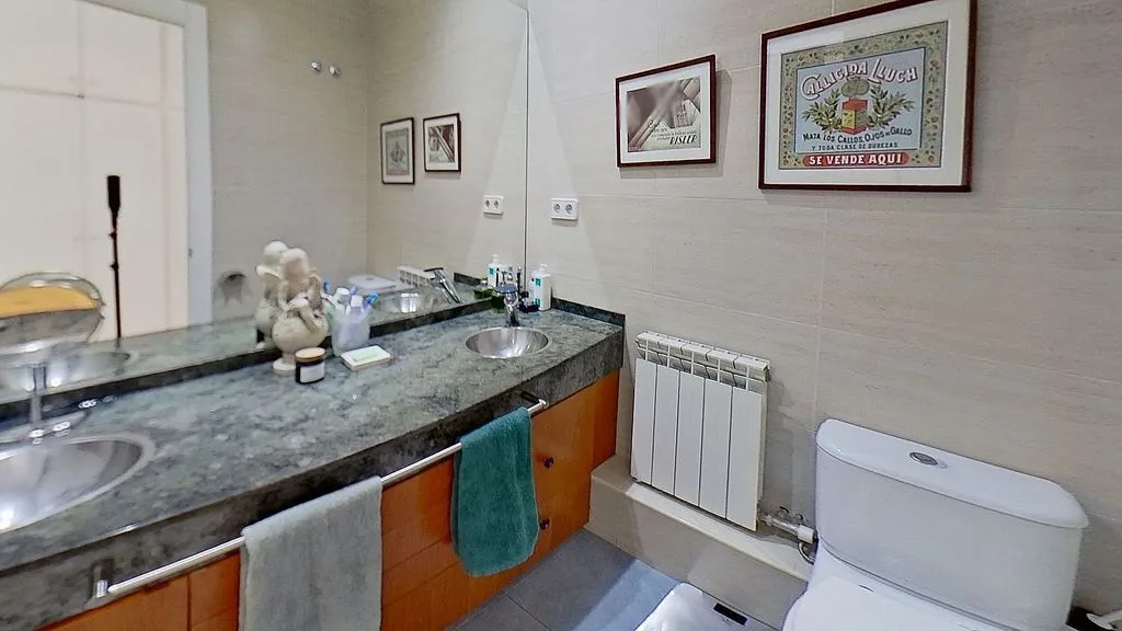 Salles de bain - Luxury House with Lift in Sabadell Centre