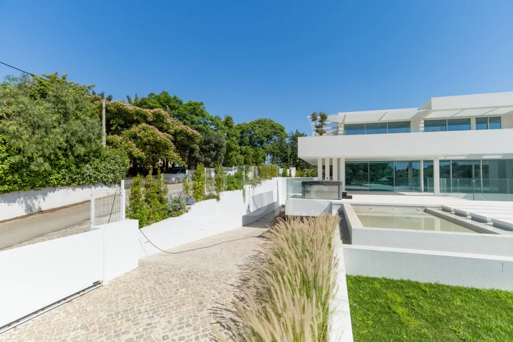 Exterior - Contemporary T5 with Pool in Loulé