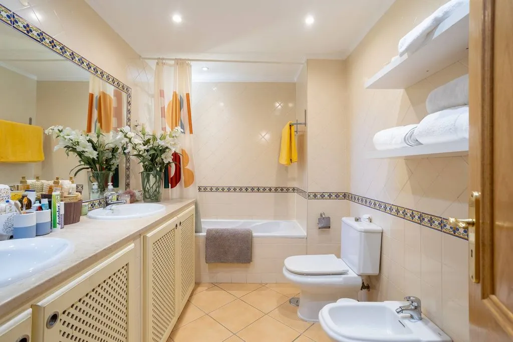 Salles de bain - Luxury Flat with Golf Course Views in Vilamoura