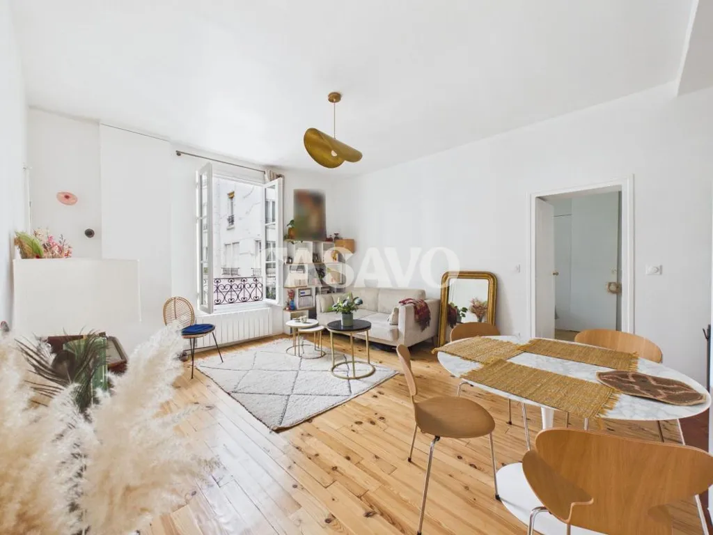 Séjour - Appartement 2 Pièces avec Cour Arborée à Paris 10ᵉ