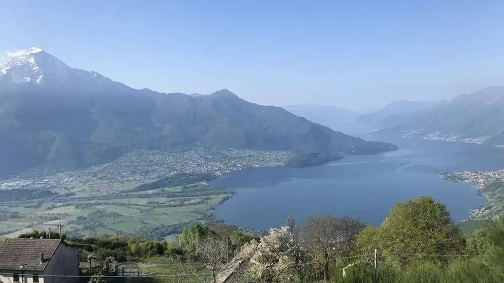 Rustico with Lake View in Sorico