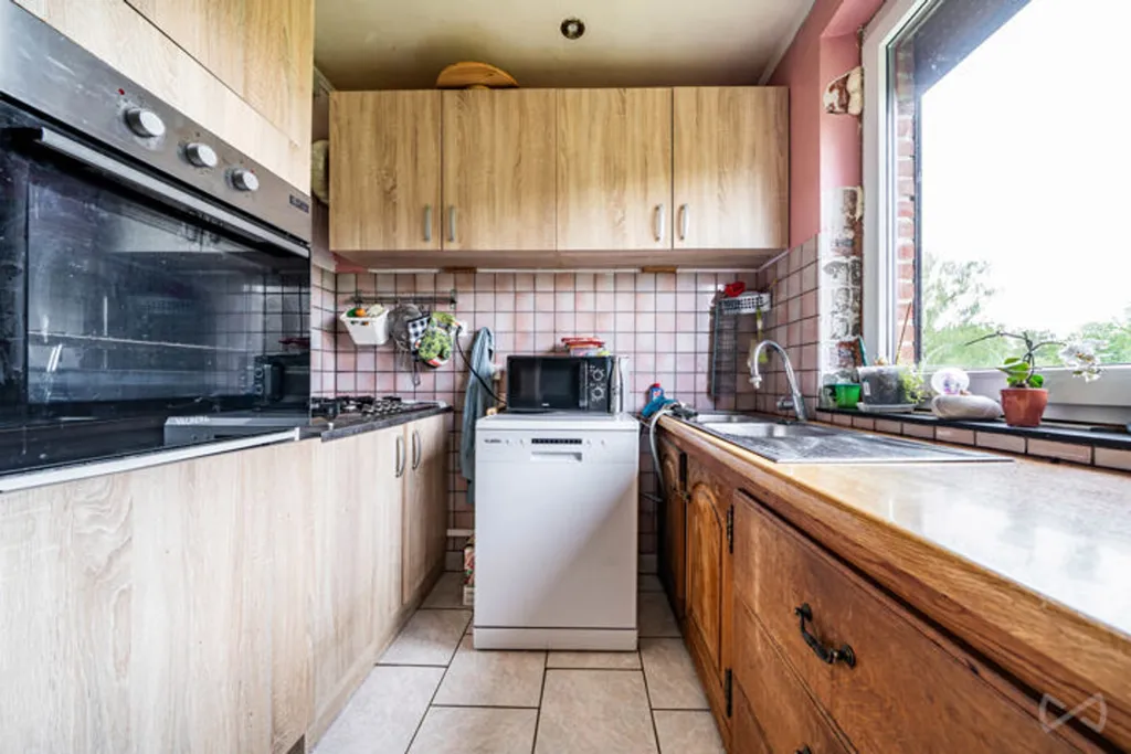 Cuisine - Maison 4 Façades avec Jardin et Garage à Berzée