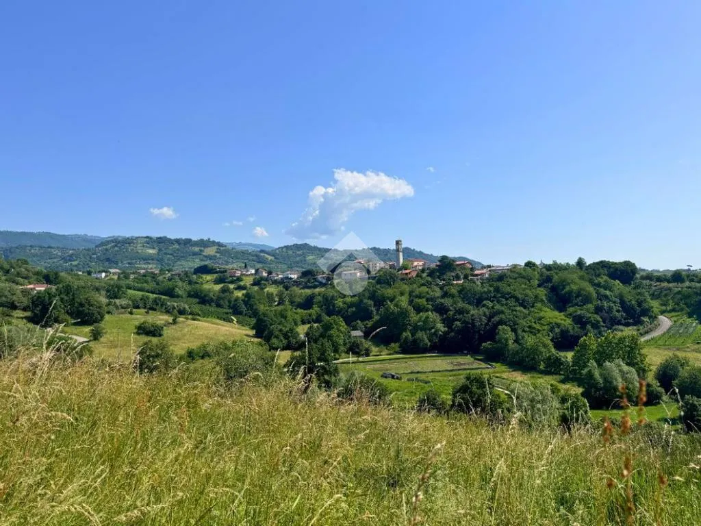 Rustic Cottage with Garden in Colceresa