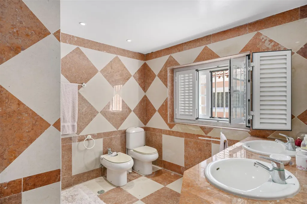 Salles de bain - Renovated Villa with Pool in S. Pedro do Estoril