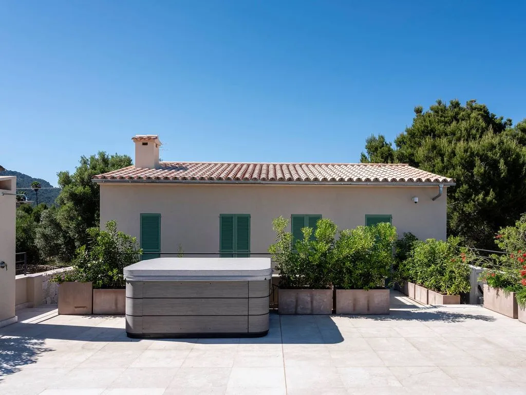 Terrass - Spanish-Mediterranean Villa with Pool in Establiments