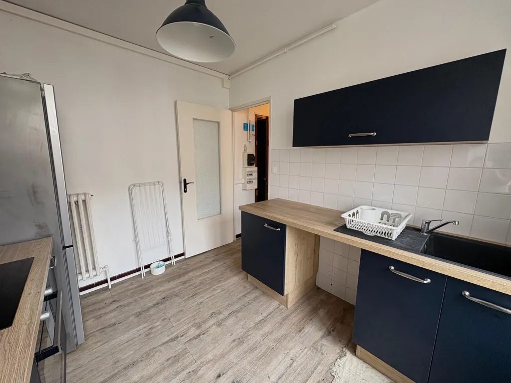 Kitchen - Renovated 1-Bedroom Apartment in Grenoble