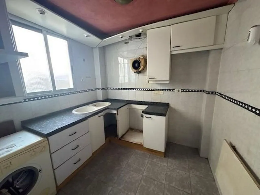 Kitchen - Apartment with Renovation Potential in Onda
