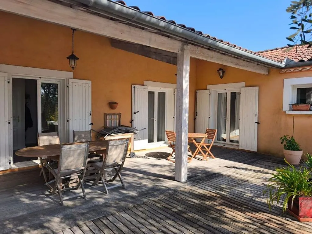 Terrasse - Villa de Plain-Pied avec Piscine à Navès