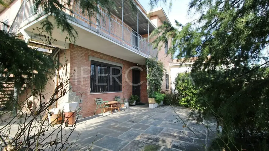 Terrasse - Rustic Villa with Dual Units in Formigine