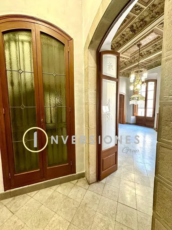 Esik - Luxury Flat with Cultural Heritage in Manresa