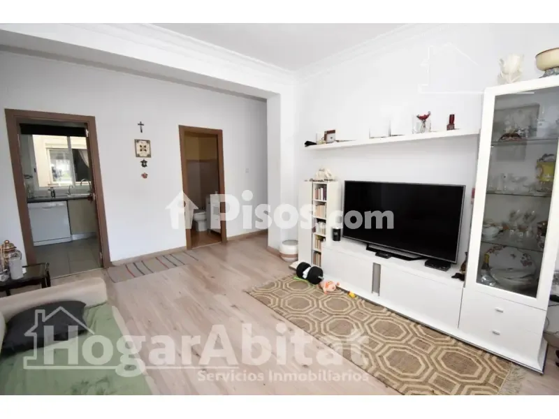 Séjour - Reformed Apartment with Balcony on Primado Reig