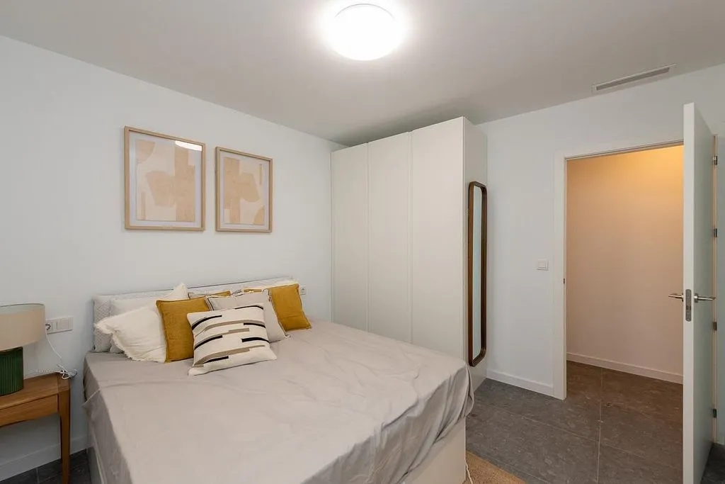 Magamistoad - Contemporary Flat with South View in Ensanche
