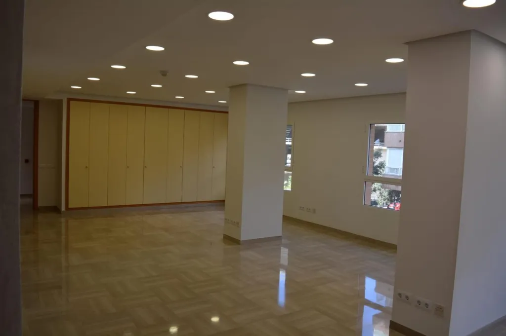 Living Room - Office with Corner Location in Valencia